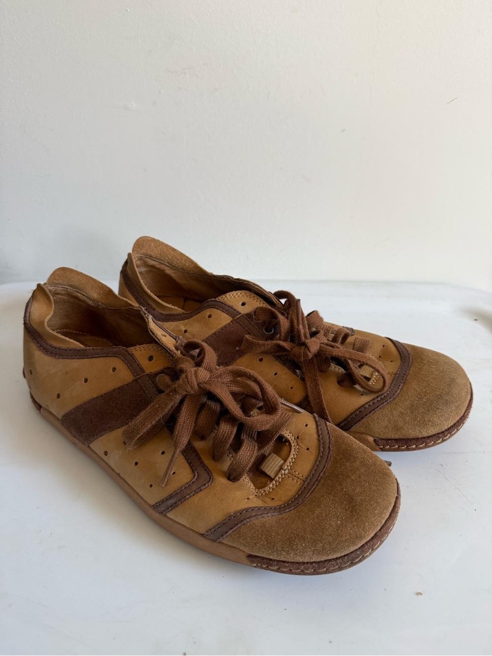 Mens Casual Brown Suede Lace-Up Sneakers